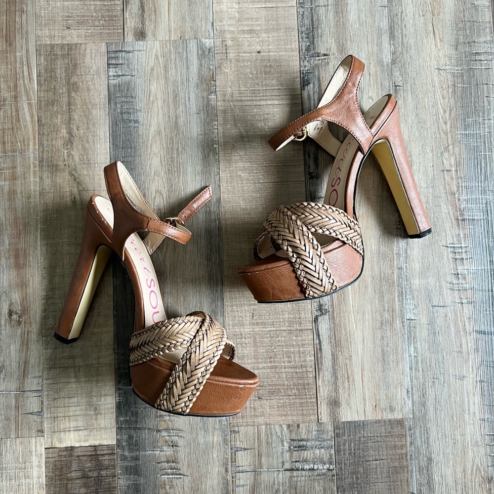 Beachy heel sandals
